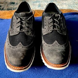 Oxford wingtip dress/business casual shoe